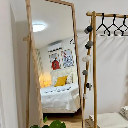 Filin With King Size Bed Apartmán