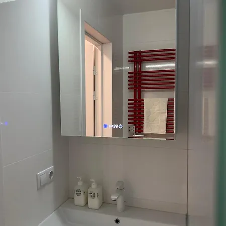 Filin With King Size Bed Апартаменты